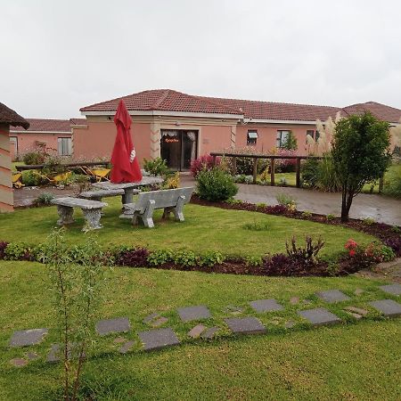 Twilight Breeze Lodge Phuthaditjhaba Екстер'єр фото